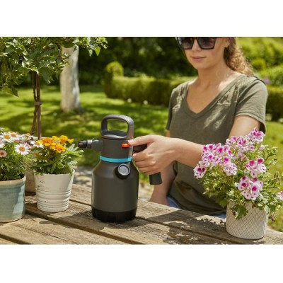 Помповий обприскувач GARDENA 1,25 л(11120-20.000.00) Помповий обприскувач GARDENA 1,25 л(11120-20.000.00)