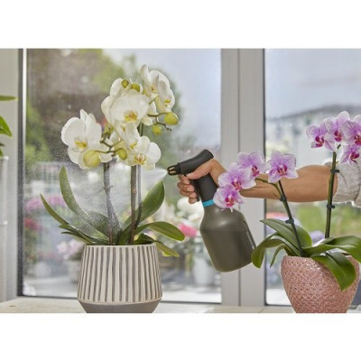 Обприскувач ручний GARDENA 0.75 л(11110-20.000.00) Обприскувач ручний GARDENA 0.75 л(11110-20.000.00)