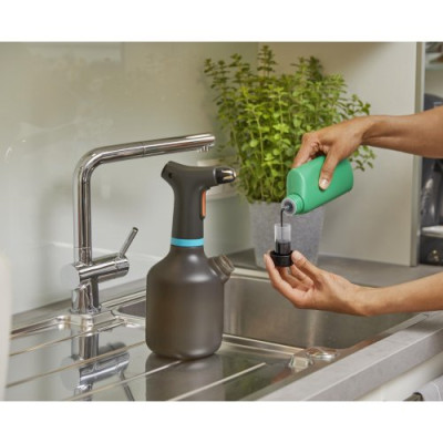 Обприскувач акумуляторний GARDENA 1 л (11114-20.000.00) Обприскувач акумуляторний GARDENA 1 л (11114-20.000.00)