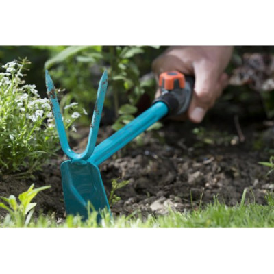 Сапка ручна прямокутна Gardena Combisystem 2 зубці 5 см(08913-20.000.00) Сапка ручна прямокутна Gardena Combisystem 2 зубці 5 см(08913-20.000.00)