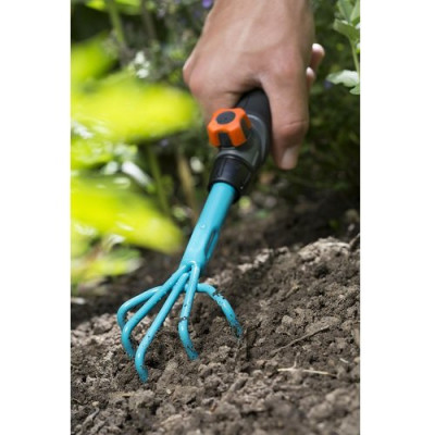 Прополювач ручний GARDENA Combisystem 7 см 5 зубів(08923-20.000.00) Прополювач ручний GARDENA Combisystem 7 см 5 зубів(08923-20.000.00)