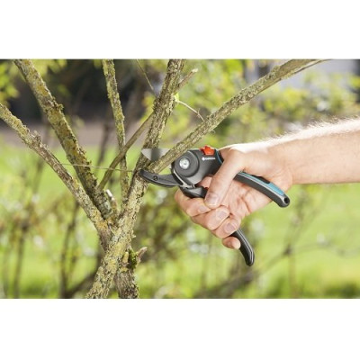 Секатор Gardena Comfort A/M з наковаленкою 23 мм(08903-20.000.00) Секатор Gardena Comfort A/M з наковаленкою 23 мм(08903-20.000.00)