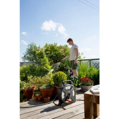 Катушка со шлангом Gardena 18400 + комплект для подключения Катушка со шлангом Gardena 18400 + комплект для подключения