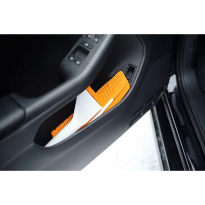 Скребок для льоду і щітки Fiskars SnowXpert 143062 (1019352) Скребок для льоду і щітки Fiskars SnowXpert 143062 (1019352)