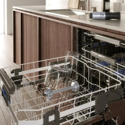 Погружной блендер Electrolux E5HB2-8SS