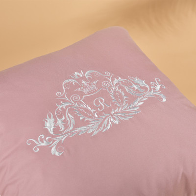 Подушка ROYAL з вишивкою ТМ IDEIA 45х45 см пудра ( 8-11131*003 ) Подушка ROYAL з вишивкою ТМ IDEIA 45х45 см пудра ( 8-11131*003 )