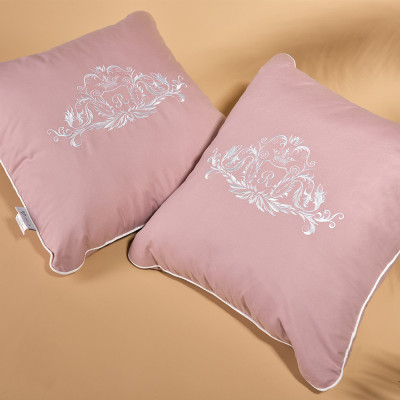 Подушка ROYAL з вишивкою ТМ IDEIA 45х45 см пудра ( 8-11131*003 ) Подушка ROYAL з вишивкою ТМ IDEIA 45х45 см пудра ( 8-11131*003 )