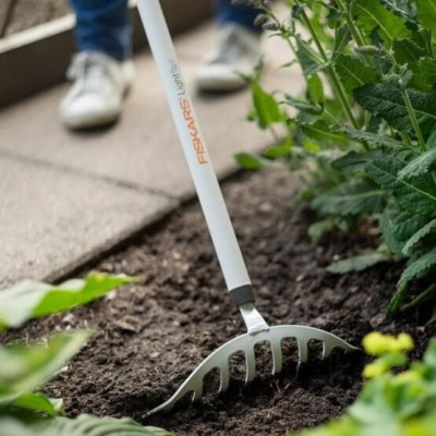 Граблі для троянд Fiskars White полегшені 135503 (1019607) Граблі для троянд Fiskars White полегшені 135503 (1019607)