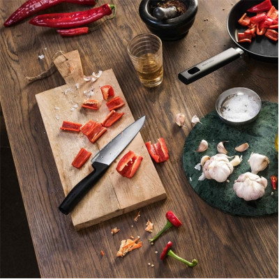 Ніж для шеф-кухаря середній Fiskars Hard Edge 17 см (1051748) Ніж для шеф-кухаря середній Fiskars Hard Edge 17 см (1051748)