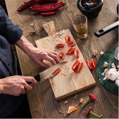 Ніж для шеф-кухаря середній Fiskars Hard Edge 17 см (1051748) Ніж для шеф-кухаря середній Fiskars Hard Edge 17 см (1051748)