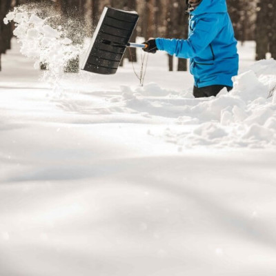 Скрепер для прибирання снігу Fiskars SnowXpert™ (1062828) Скрепер для прибирання снігу Fiskars SnowXpert™ (1062828)