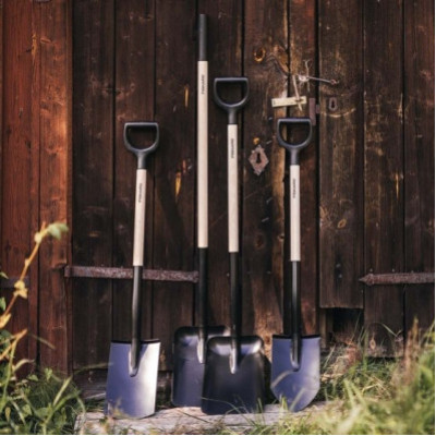 Лопата совкова з дерев'яною ручкою (L-подібна рукоятка) Fiskars Solid™ (1066724)