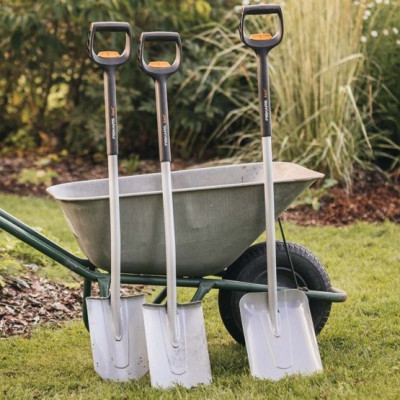 Телескопічна лопата з заокругленим лезом Fiskars Xact (1066732)