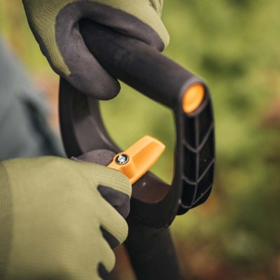 Телескопическая лопата Fiskars Xact (1066733)