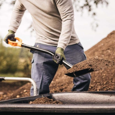 Лопата совкова для бетону Fiskars Solid (1067518)