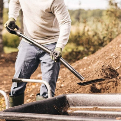 Лопата совкова Fiskars Ergonomic Pro (1066711)