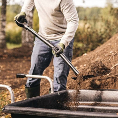 Лопата совкова Fiskars Ergonomic Pro (1066711)