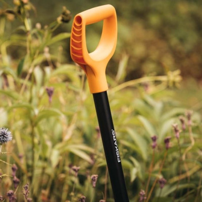 Лопата совкова Fiskars Solid (1066718) Лопата совкова Fiskars Solid (1066718)