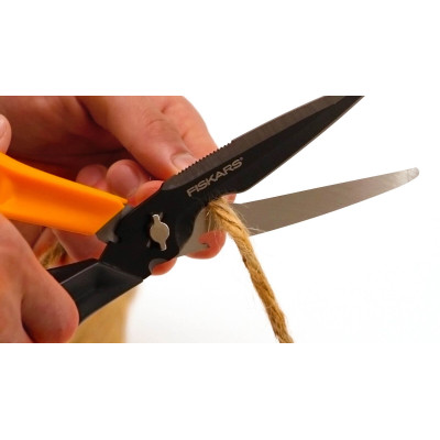 Багатофункціональні ножиці Fiskars Cuts + More 23 см леза з титановим покриттям 1000809 Багатофункціональні ножиці Fiskars Cuts + More 23 см леза з титановим покриттям 1000809