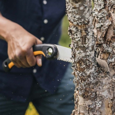 Складная пилка Fiskars Plus™ SW69 (1067553) Складная пилка Fiskars Plus™ SW69 (1067553)