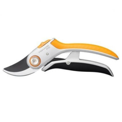 Плоскостной секатор цельнометаллический Fiskars Plus™ P751 (1057172)