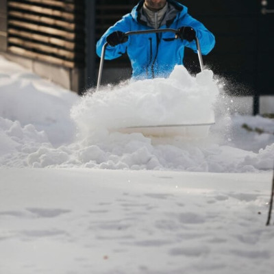 Скрепер-волокуша для прибирання снігу Fiskars White Snow 1052523 Скрепер-волокуша для прибирання снігу Fiskars White Snow 1052523