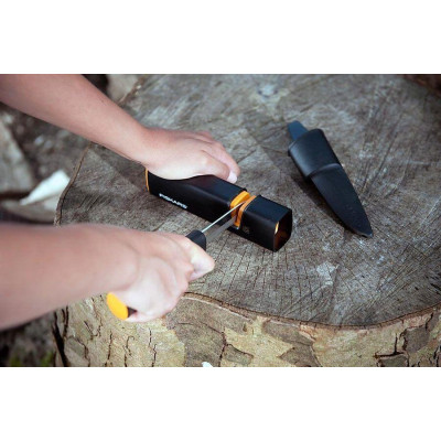 Точило Fiskars для сокир і ножів Fiskars Xsharp ™ 120740 (1000601) Точило Fiskars для сокир і ножів Fiskars Xsharp ™ 120740 (1000601)