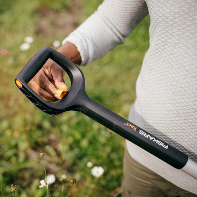 Телескопічні вила Fiskars Xact™ 1070717 Телескопічні вила Fiskars Xact™ 1070717