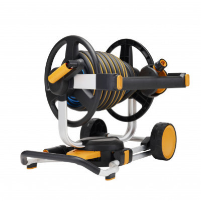 Ручна котушка Fiskars XL зі шлангом та набором аксесуарів 1062256